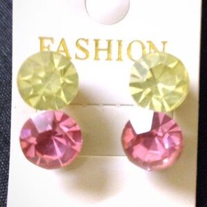 10/$20 1 Set of 2PAIRS P EARRINGS
